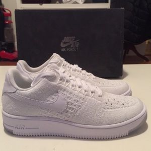 Nike Air Force 1 Flyknit Low Sneakers
